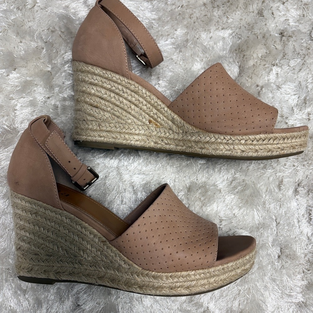 a.n.a Women’s Tan Wedge Sandals